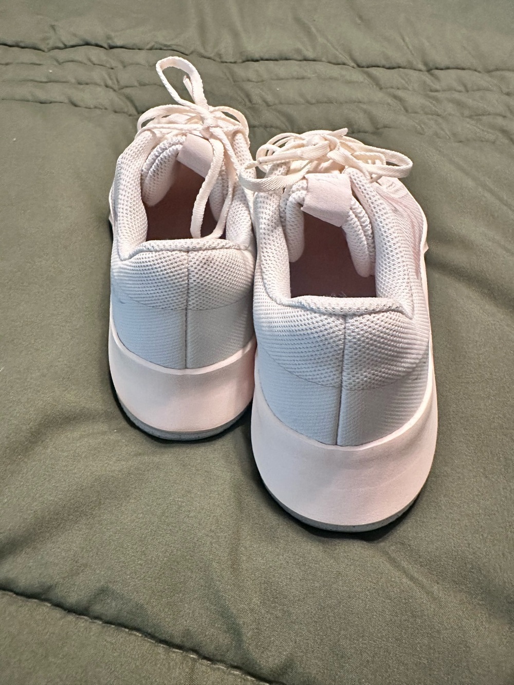 Nike Women’s Light Pink Mesh Training Sneakers - Picture 11 of 11